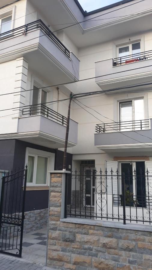 Odise'S Suite Korce Exterior foto